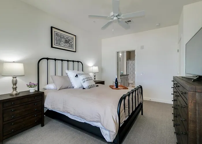 Queen Creek #323 Holiday home